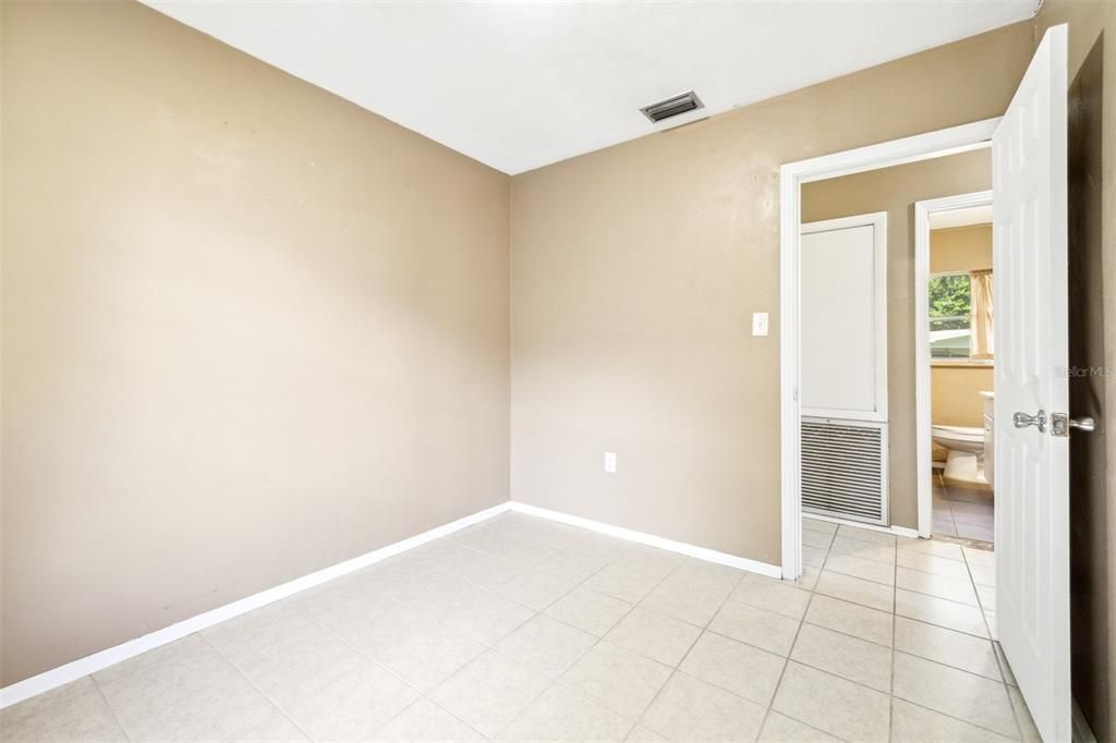 For Sale: $232,500 (3 beds, 1 baths, 1202 Square Feet)