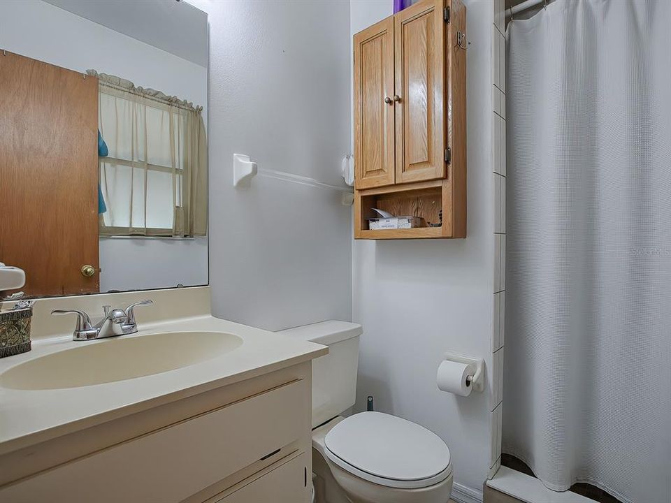 最近售出: $235,000 (3 贝兹, 2 浴室, 1370 平方英尺)