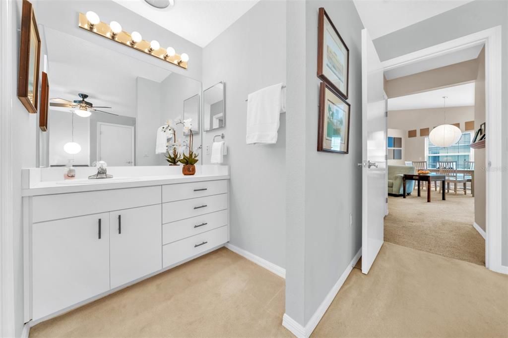 Recently Sold: $300,000 (2 beds, 2 baths, 1251 Square Feet)