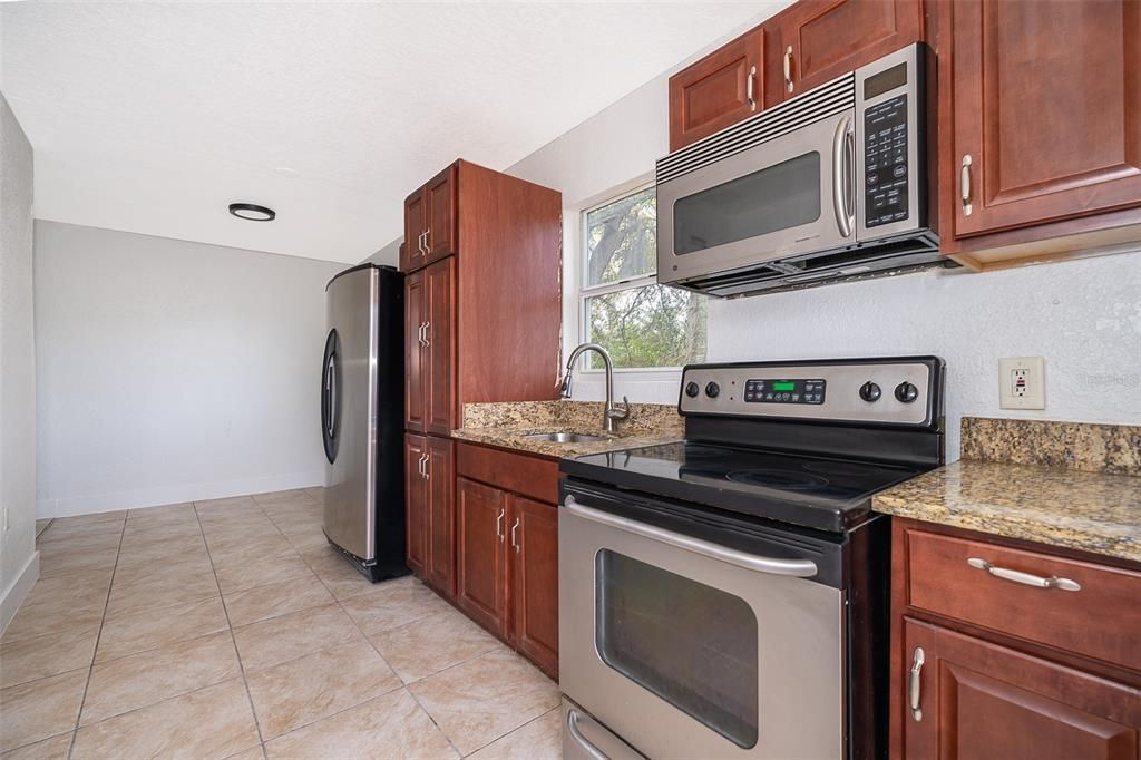 Active With Contract: $130,000 (1 beds, 1 baths, 520 Square Feet)