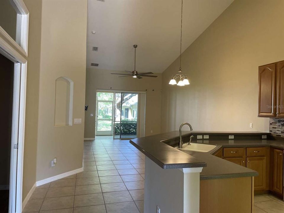 Recently Rented: $1,900 (2 beds, 2 baths, 1419 Square Feet)
