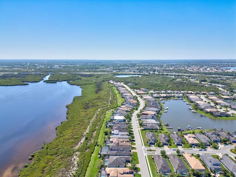 Active With Contract: $968,000 (3 beds, 2 baths, 2456 Square Feet)