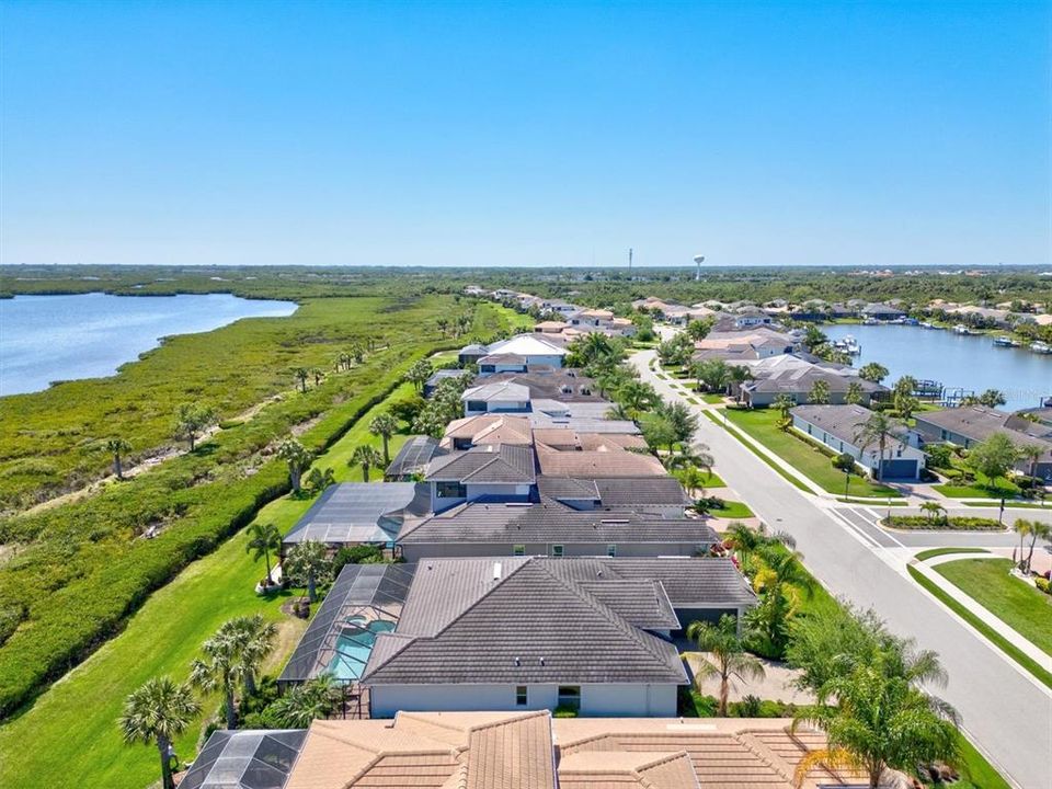 Active With Contract: $968,000 (3 beds, 2 baths, 2456 Square Feet)