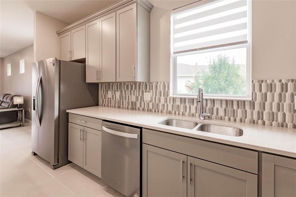For Sale: $399,000 (2 beds, 2 baths, 1397 Square Feet)
