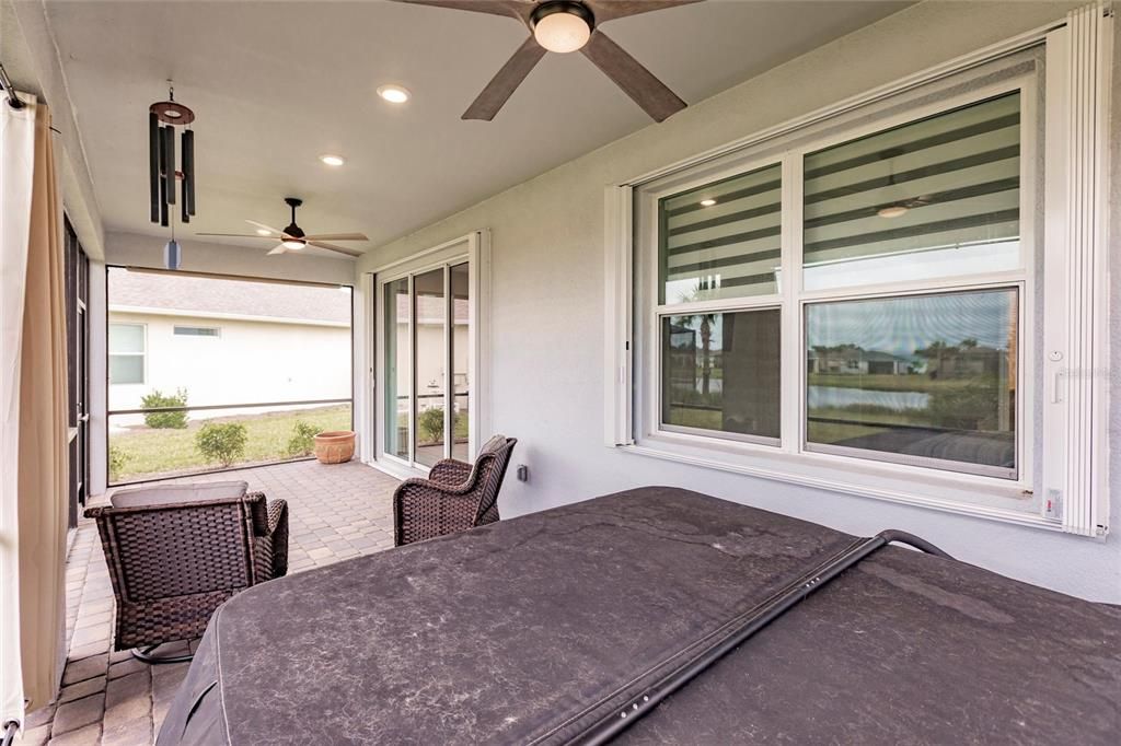 Screened in lanai. Hot tub not included.