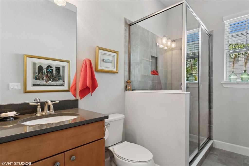 最近售出: $899,900 (3 贝兹, 3 浴室, 1935 平方英尺)