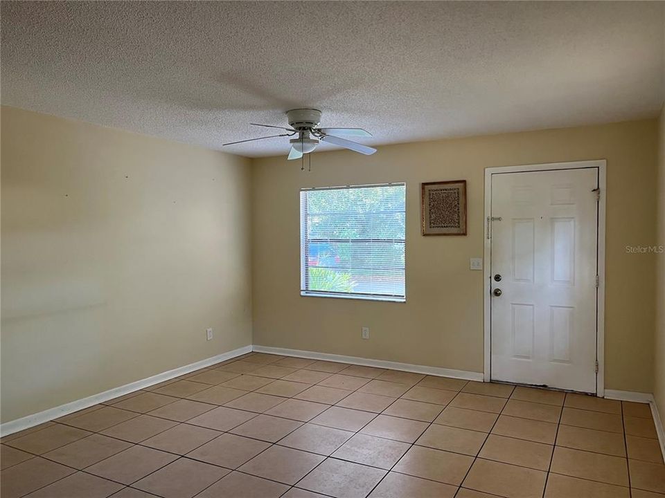For Rent: $1,500 (2 beds, 1 baths, 840 Square Feet)