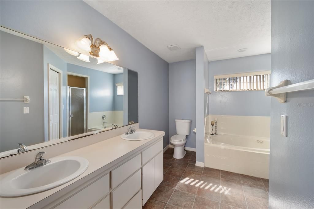 Active With Contract: $289,900 (3 beds, 2 baths, 2074 Square Feet)