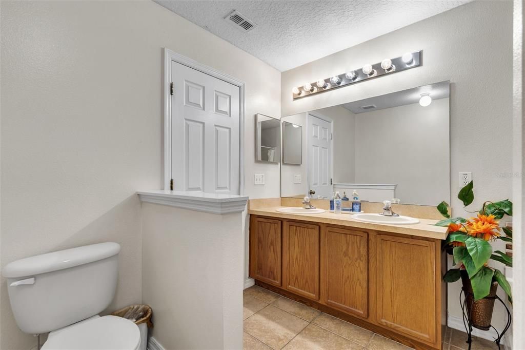 For Sale: $365,000 (3 beds, 2 baths, 1440 Square Feet)