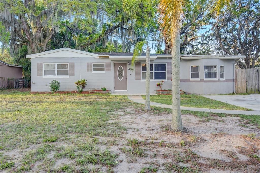 For Sale: $299,900 (4 beds, 2 baths, 1487 Square Feet)