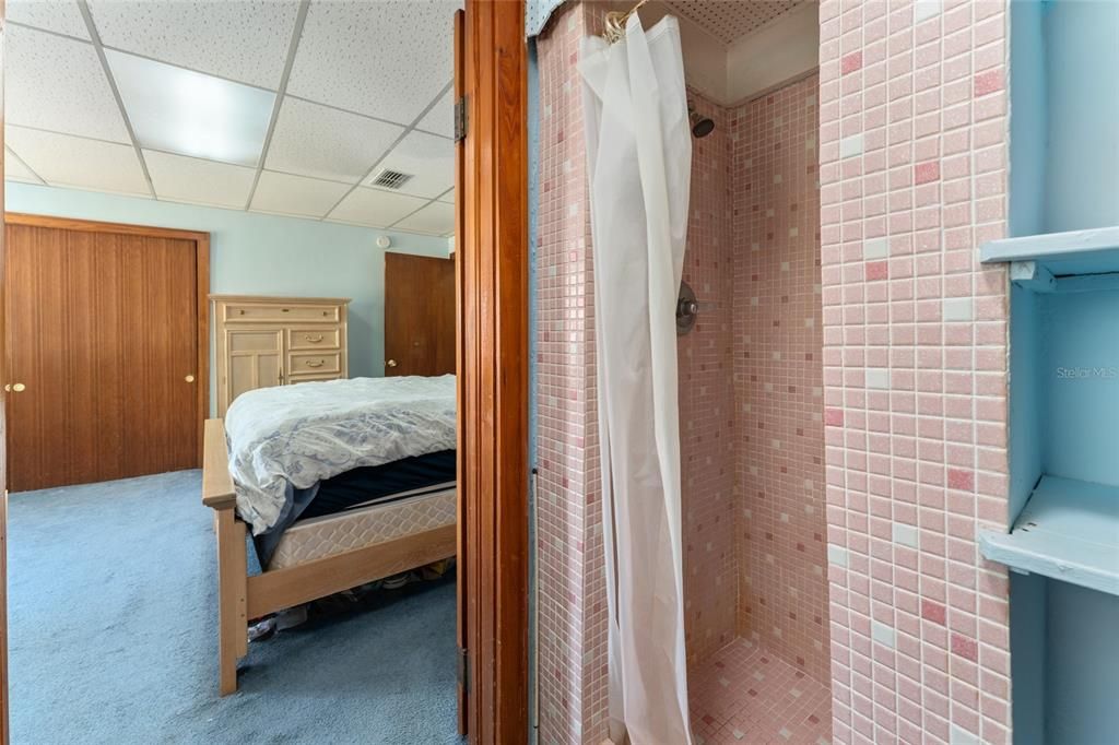Под контрактом: $380,000 (3 спален, 2 ванн, 2028 Квадратных фут)