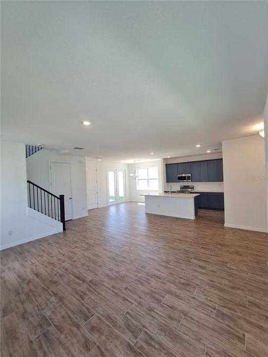 Active With Contract: $3,150 (3 beds, 2 baths, 2134 Square Feet)