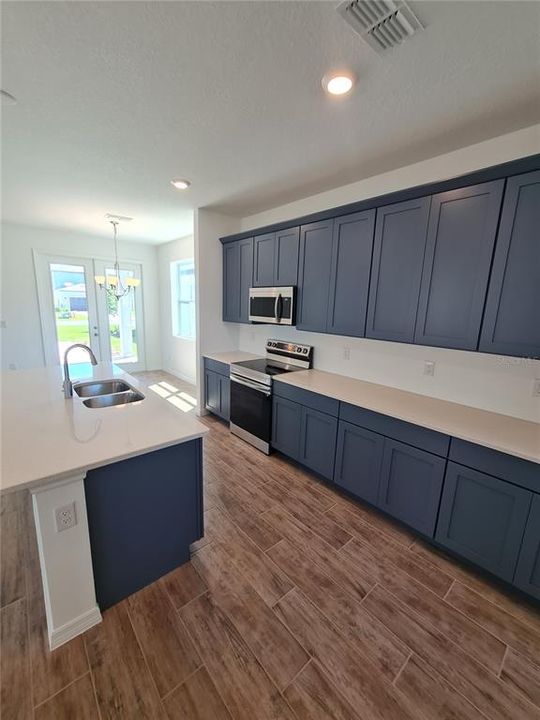Recently Rented: $3,150 (3 beds, 2 baths, 2134 Square Feet)