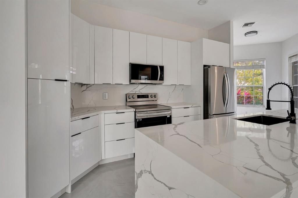 For Sale: $399,900 (3 beds, 2 baths, 1520 Square Feet)