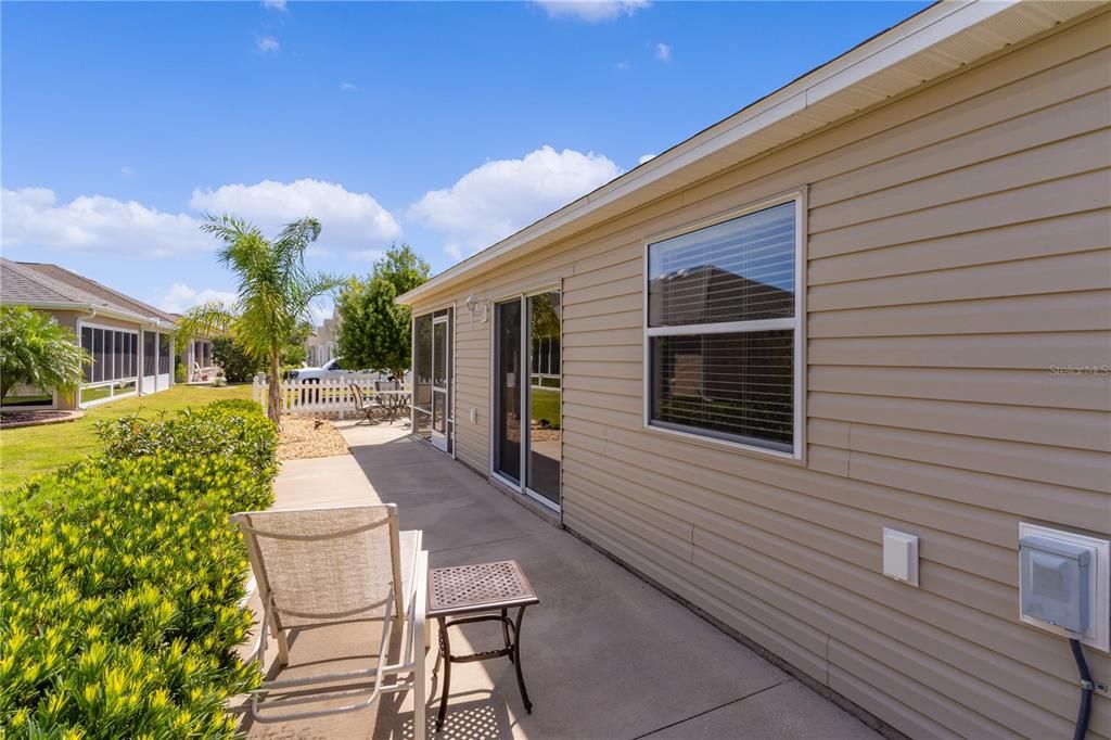 Active With Contract: $289,000 (2 beds, 2 baths, 1156 Square Feet)