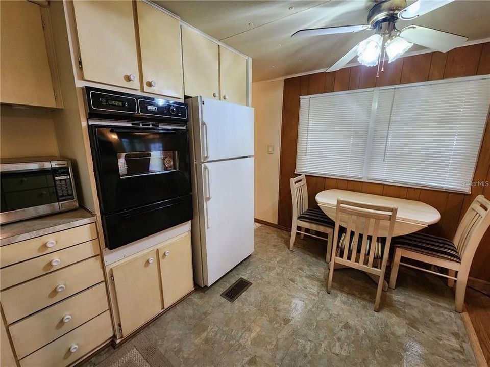 For Sale: $72,000 (1 beds, 1 baths, 492 Square Feet)