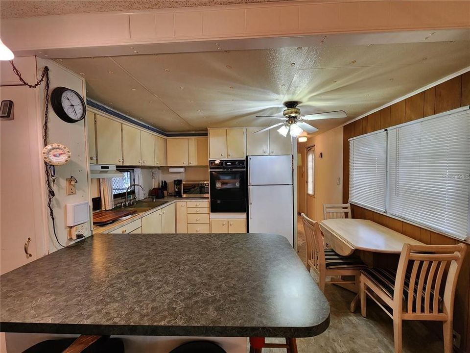 For Sale: $72,000 (1 beds, 1 baths, 492 Square Feet)