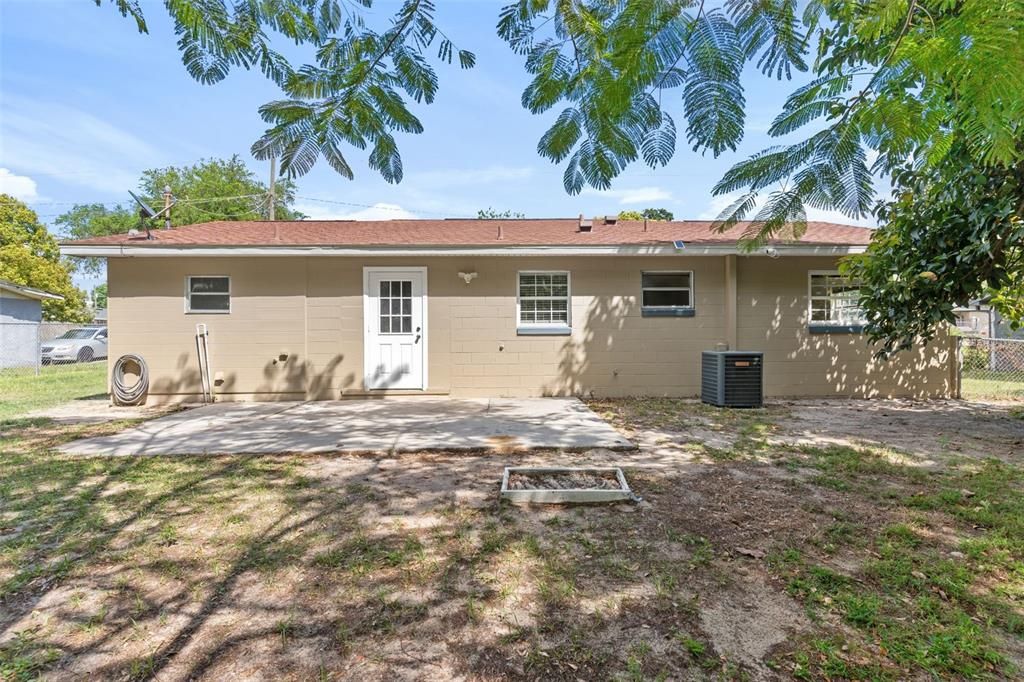 Active With Contract: $259,900 (3 beds, 1 baths, 1208 Square Feet)