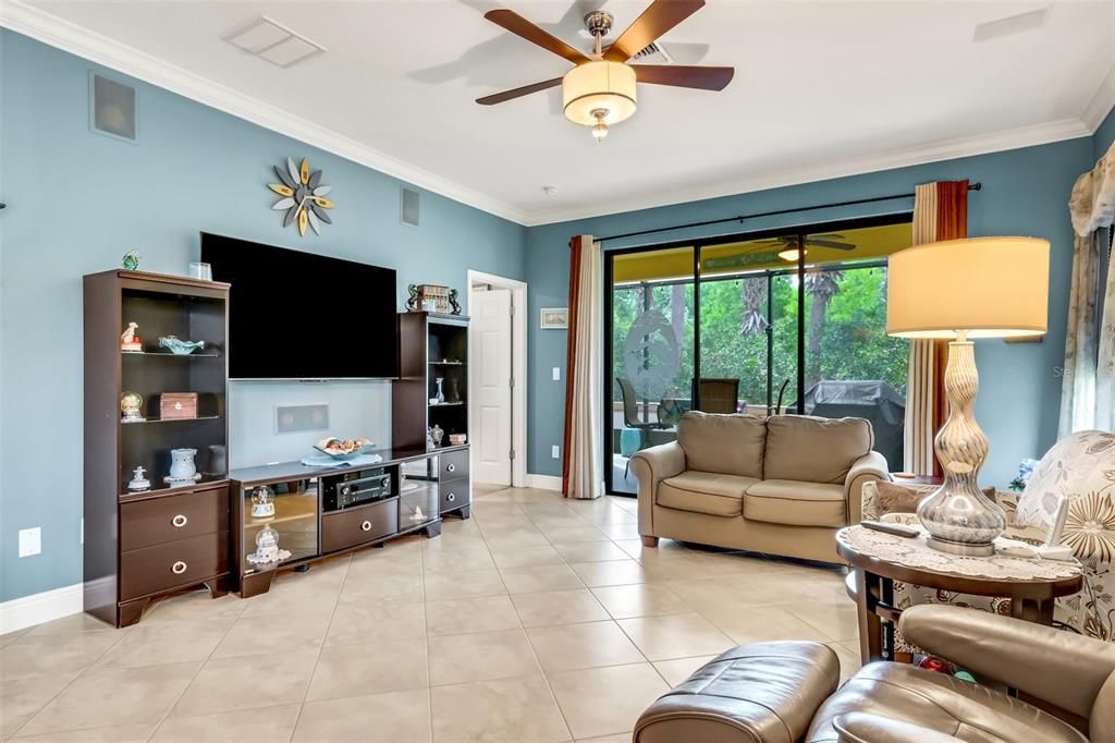 Active With Contract: $2,200 (2 beds, 2 baths, 1523 Square Feet)
