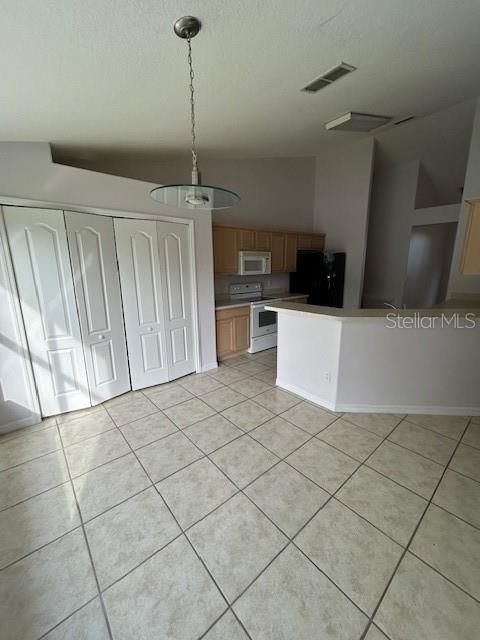 Recently Rented: $2,000 (3 beds, 2 baths, 1741 Square Feet)
