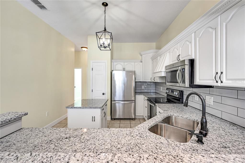 For Sale: $399,900 (3 beds, 2 baths, 1744 Square Feet)