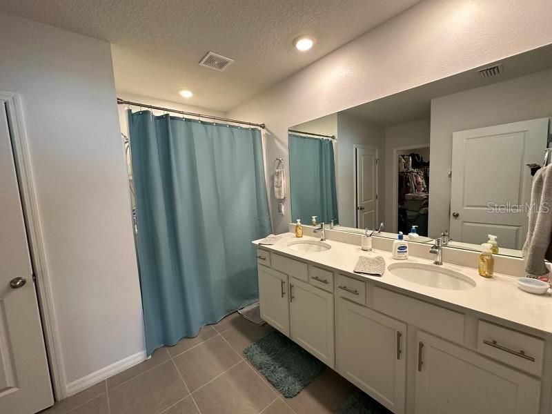 Active With Contract: $329,000 (4 beds, 2 baths, 1827 Square Feet)