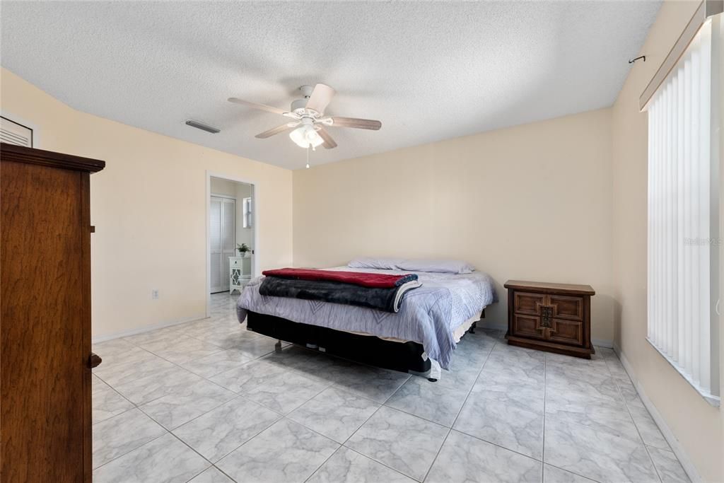 For Sale: $329,990 (3 beds, 2 baths, 1528 Square Feet)