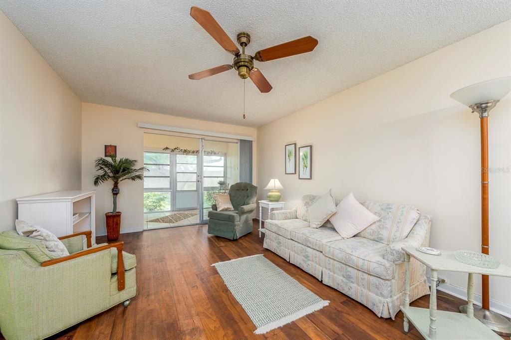 Recently Sold: $139,900 (1 beds, 1 baths, 755 Square Feet)