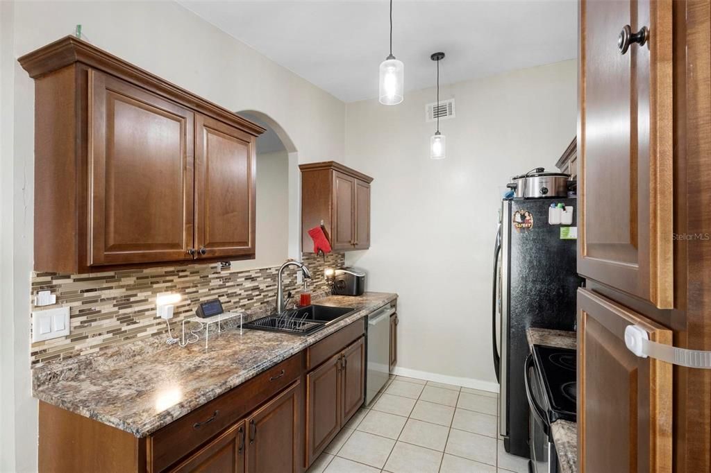 Recently Sold: $285,000 (3 beds, 2 baths, 1225 Square Feet)