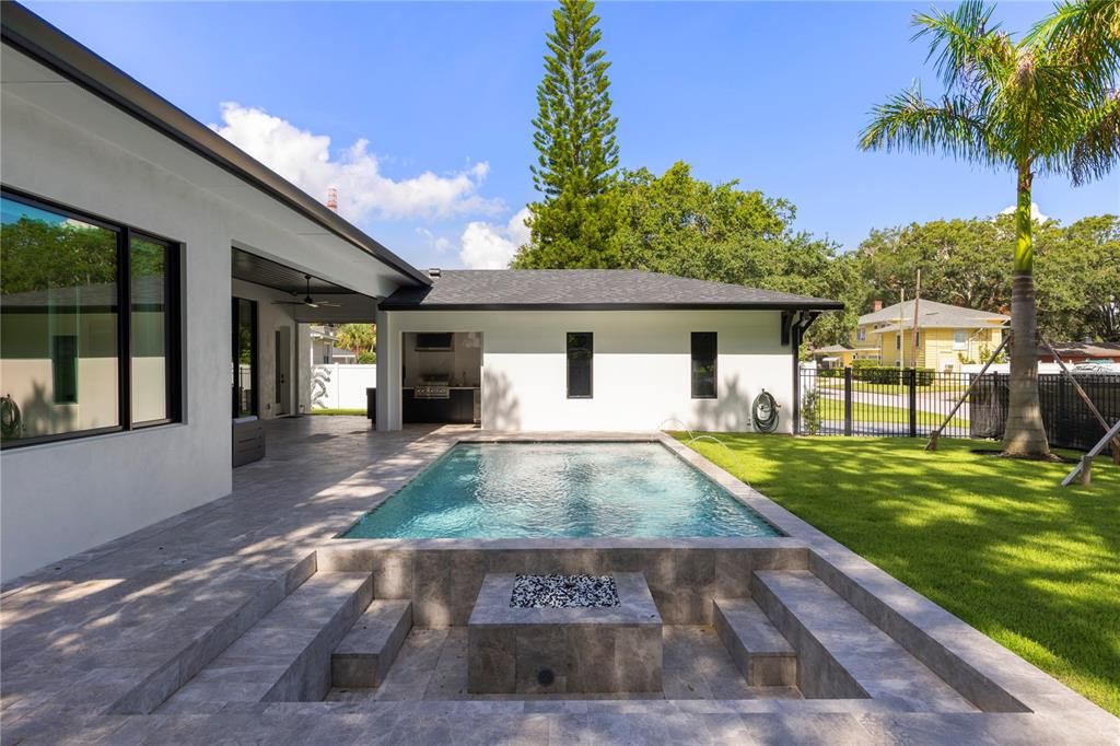 Recently Sold: $1,995,000 (4 beds, 3 baths, 2766 Square Feet)