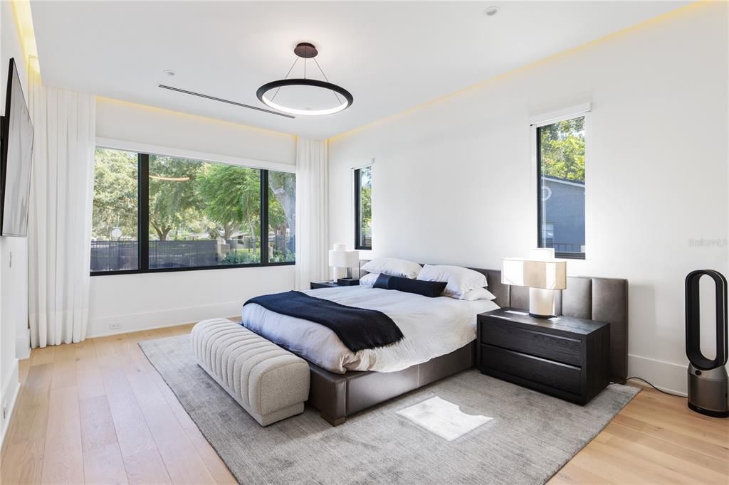 Recently Sold: $1,995,000 (4 beds, 3 baths, 2766 Square Feet)