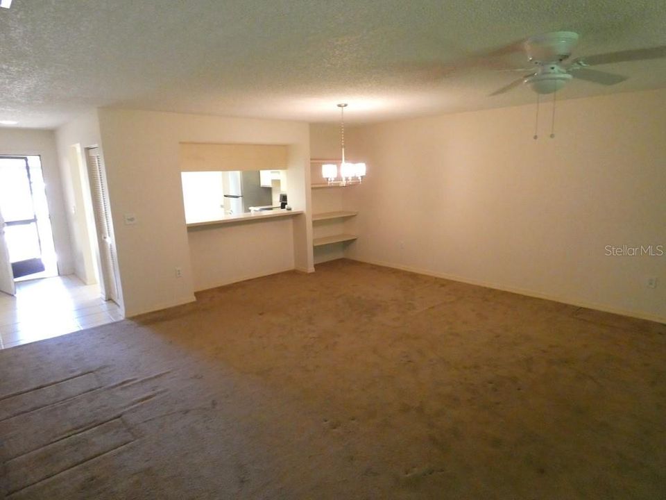 For Sale: $250,000 (2 beds, 2 baths, 1300 Square Feet)