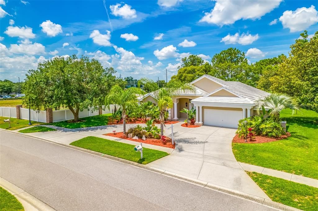 For Sale: $560,000 (3 beds, 3 baths, 2759 Square Feet)