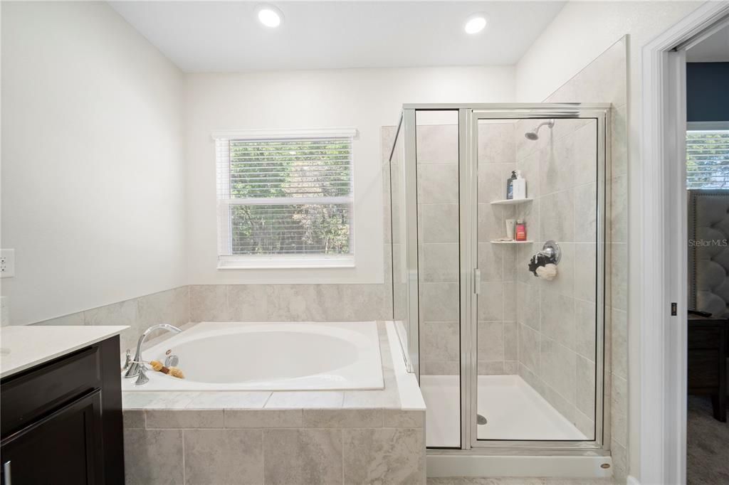 Недавно продано: $460,000 (4 спален, 2 ванн, 2283 Квадратных фут)