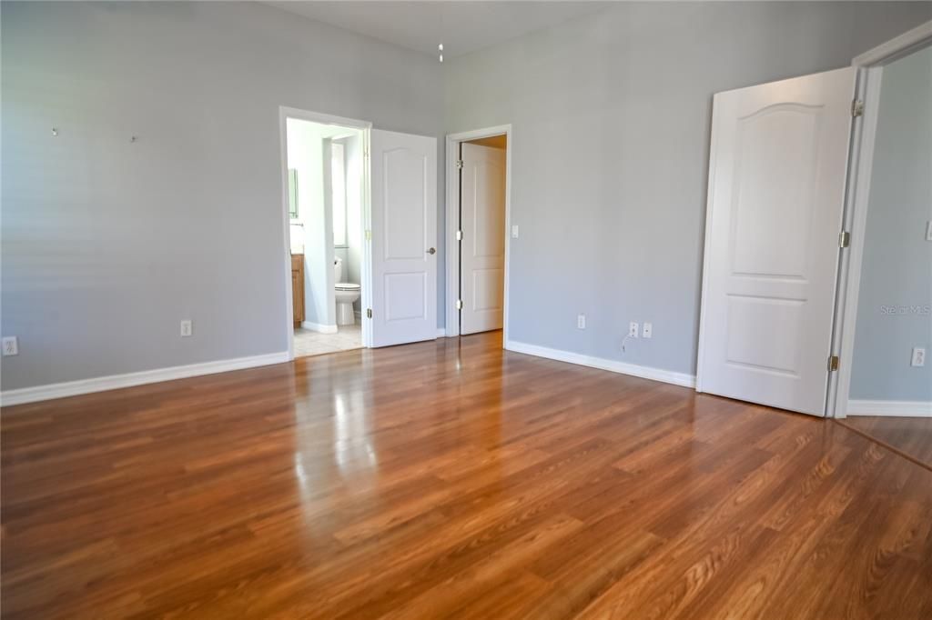 Active With Contract: $425,000 (2 beds, 2 baths, 1989 Square Feet)