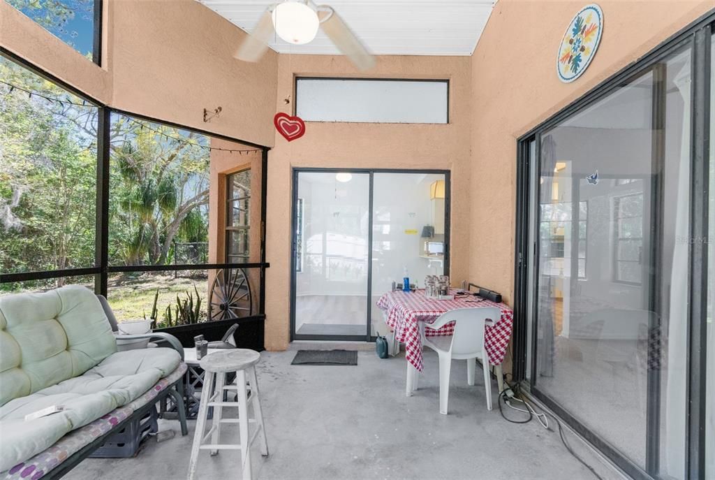 Recently Sold: $295,000 (2 beds, 2 baths, 1499 Square Feet)