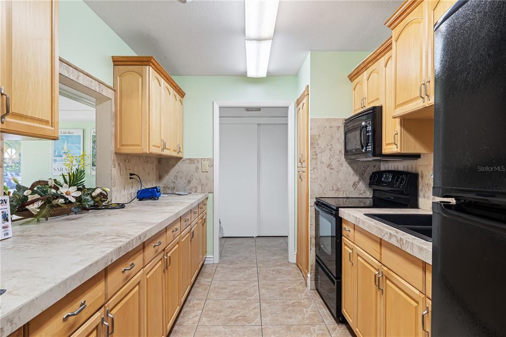 For Sale: $1,190,000 (2 beds, 2 baths, 1248 Square Feet)