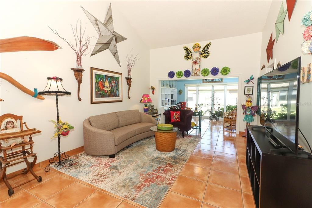 Recently Sold: $315,000 (2 beds, 2 baths, 1296 Square Feet)