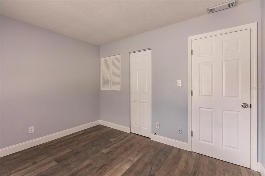 Active With Contract: $215,000 (4 beds, 2 baths, 1368 Square Feet)