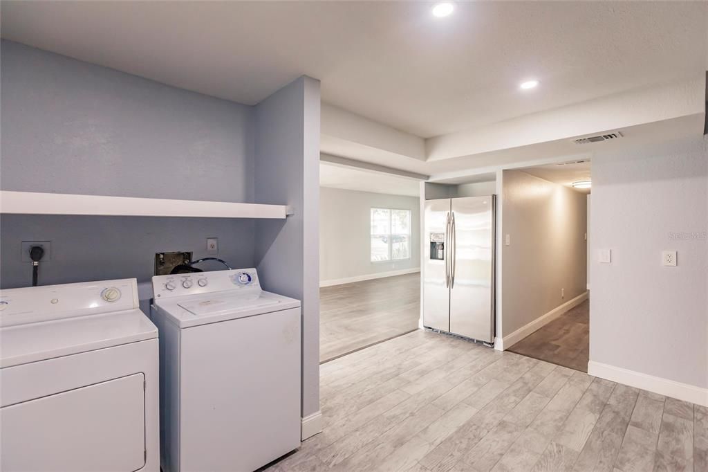 Active With Contract: $215,000 (4 beds, 2 baths, 1368 Square Feet)
