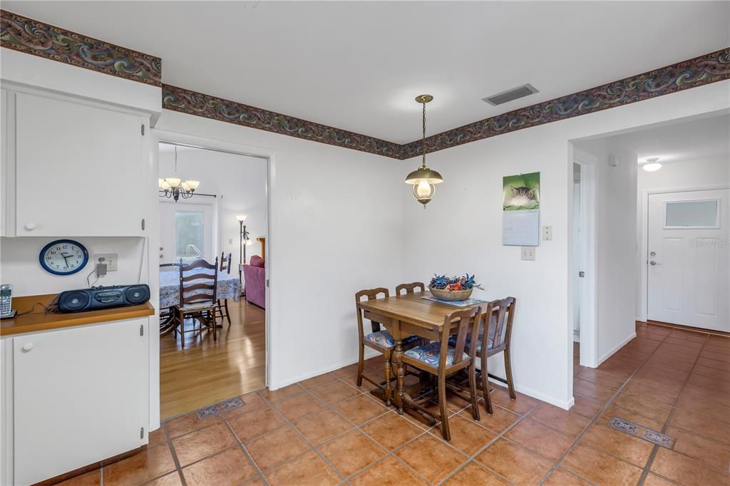 Recently Sold: $500,000 (2 beds, 2 baths, 1278 Square Feet)