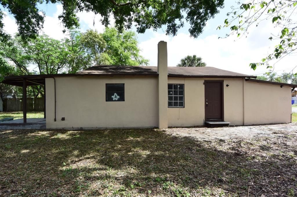 Active With Contract: $105,000 (3 beds, 1 baths, 1082 Square Feet)