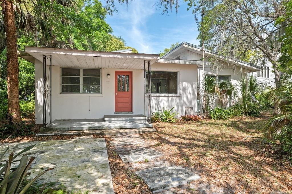 Recently Sold: $550,000 (2 beds, 1 baths, 1308 Square Feet)