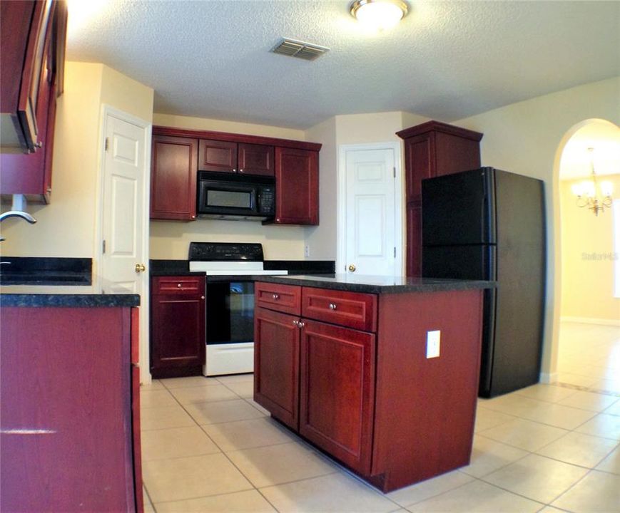 For Rent: $3,250 (4 beds, 2 baths, 2128 Square Feet)