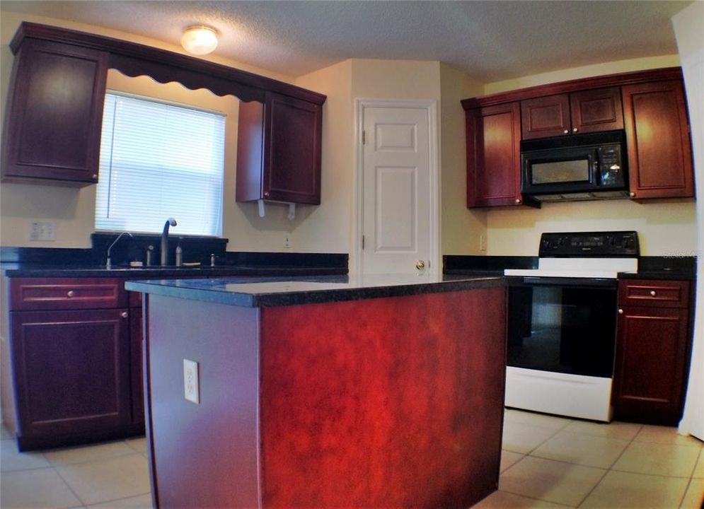 For Rent: $3,250 (4 beds, 2 baths, 2128 Square Feet)