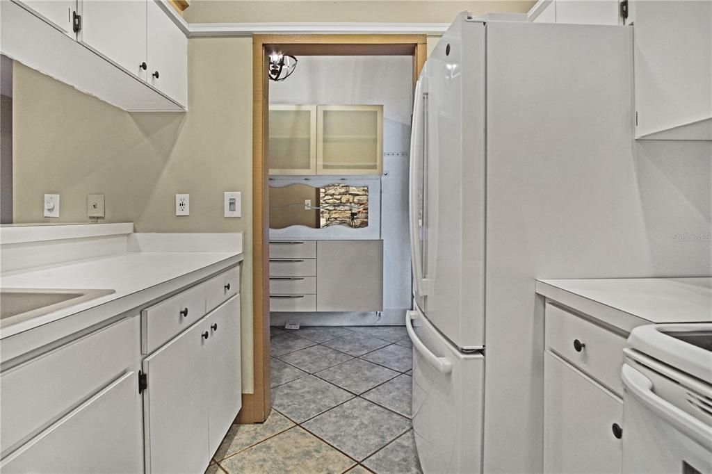 For Sale: $155,000 (2 beds, 2 baths, 1123 Square Feet)