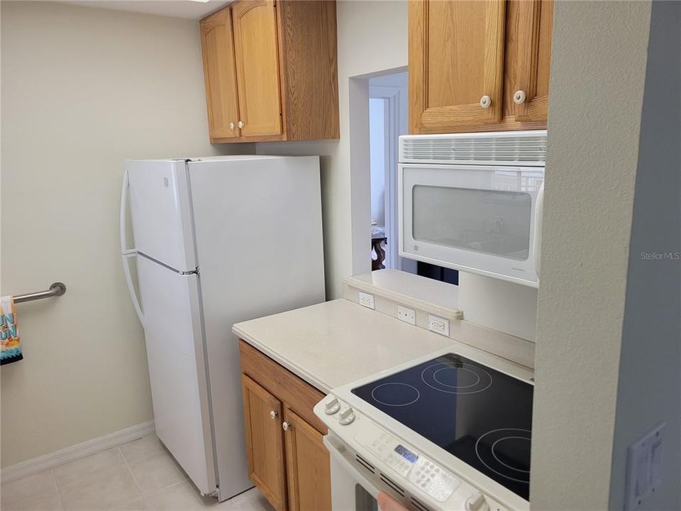 Active With Contract: $220,000 (2 beds, 2 baths, 1027 Square Feet)