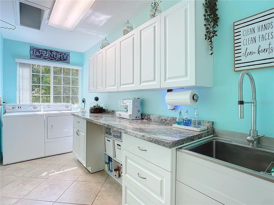 15' laundry room