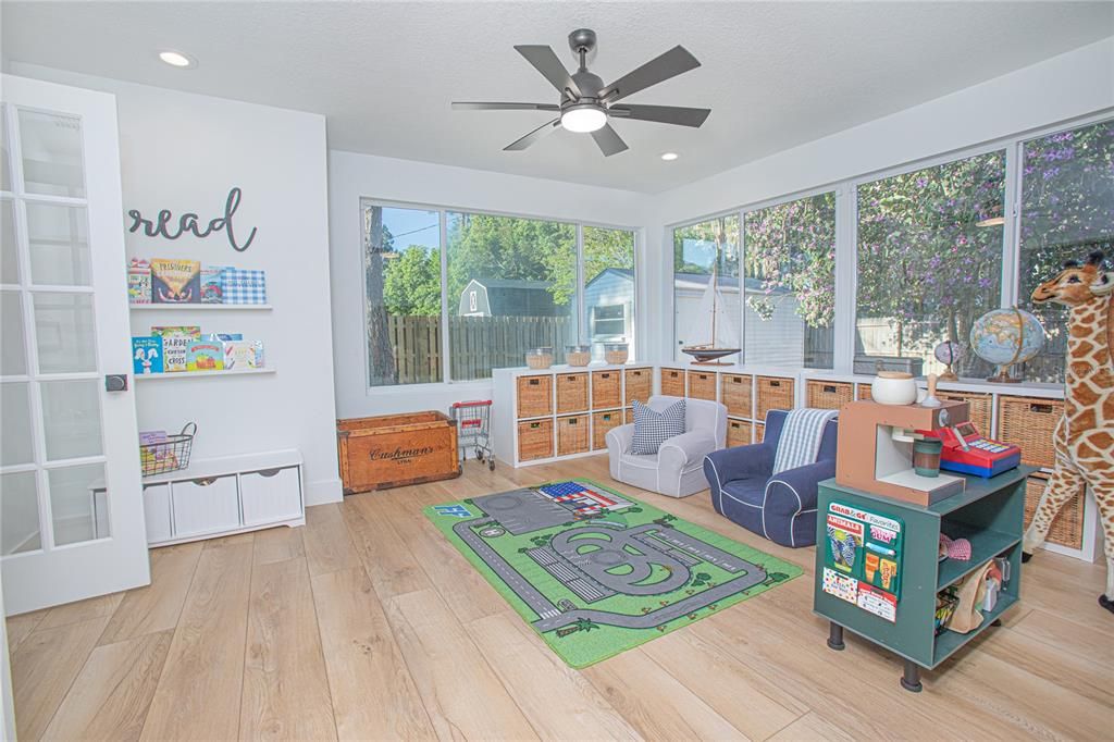 For Sale: $899,000 (4 beds, 2 baths, 2729 Square Feet)