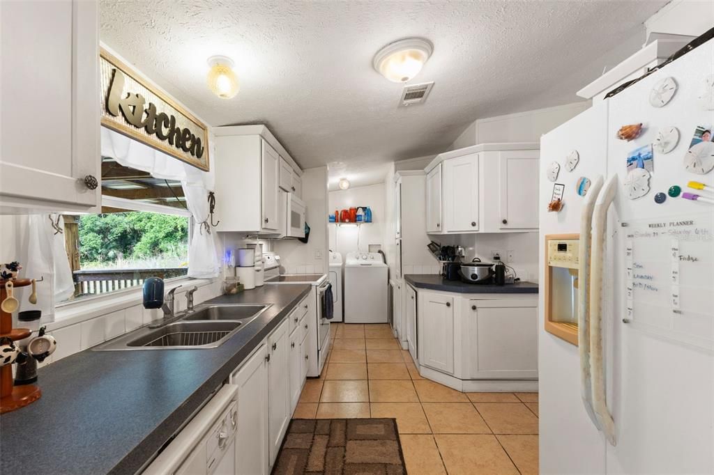 Recently Sold: $280,000 (3 beds, 2 baths, 1152 Square Feet)